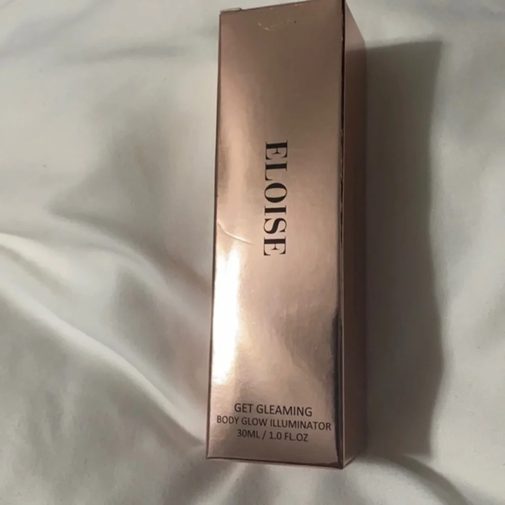 Eloise get gleaming body glow illuminator